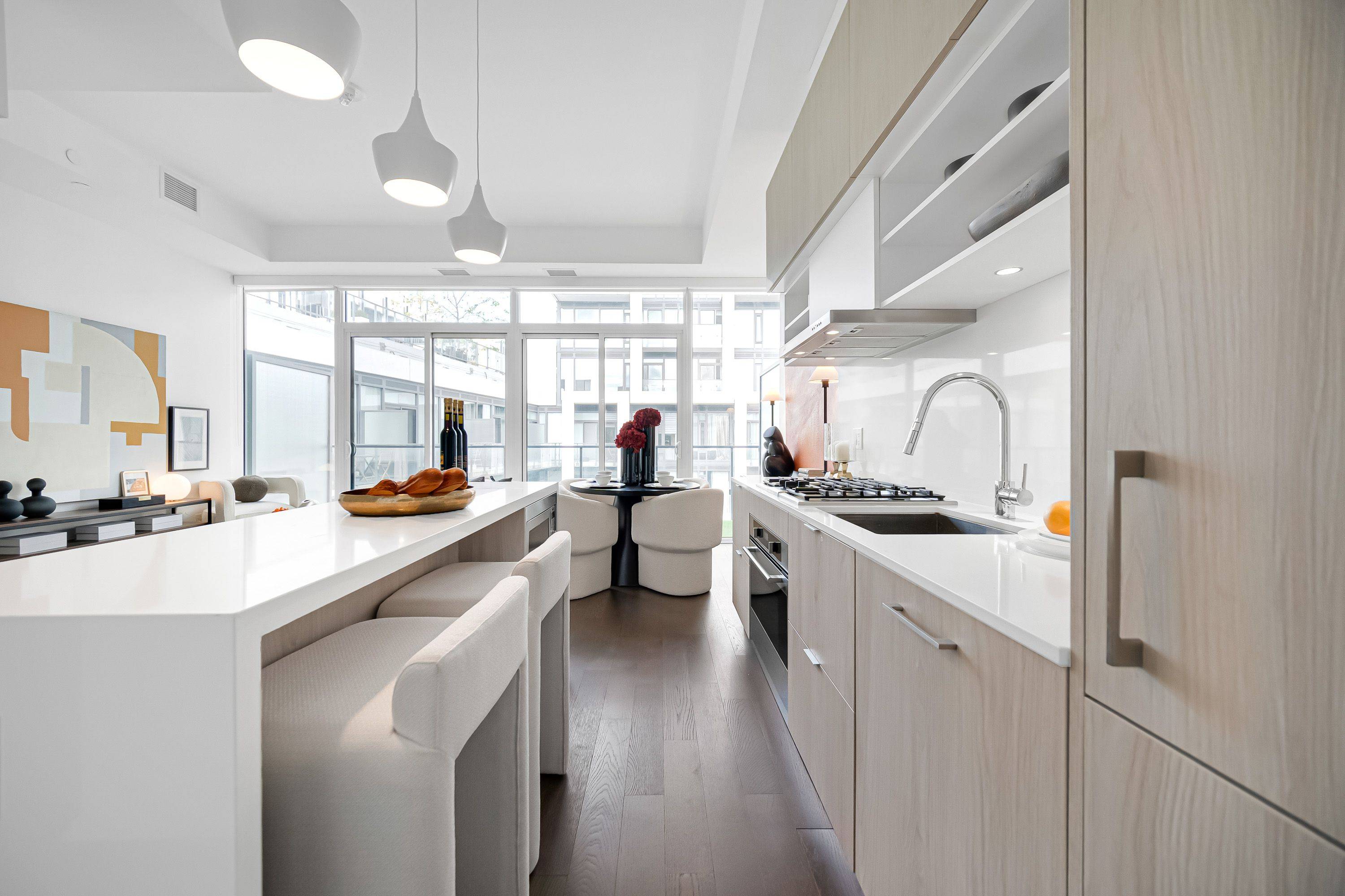 Toronto C10, ON M4S 0B2,8 Hillsdale AVE E #1732