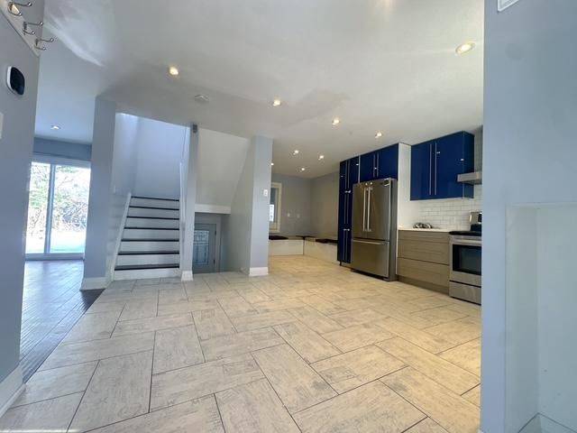 Toronto E11, ON M1B 1V2,39 Crittenden SQ #Upper