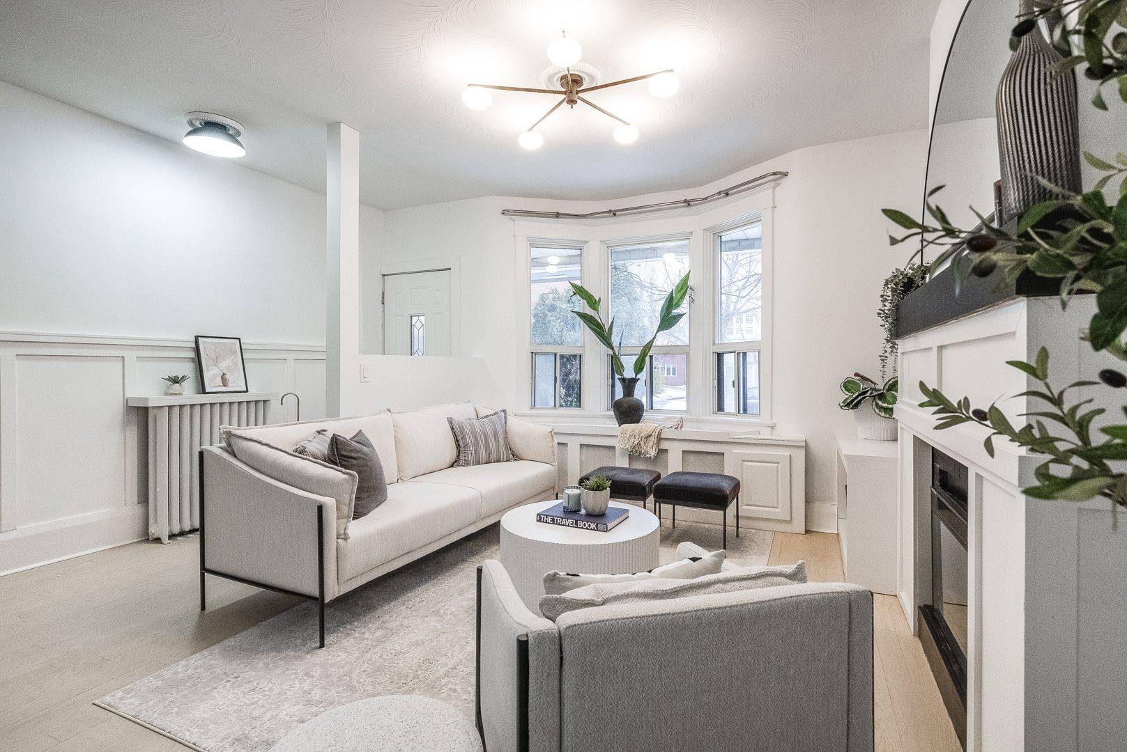 Toronto E01, ON M4J 4V6,216 Parkmount RD