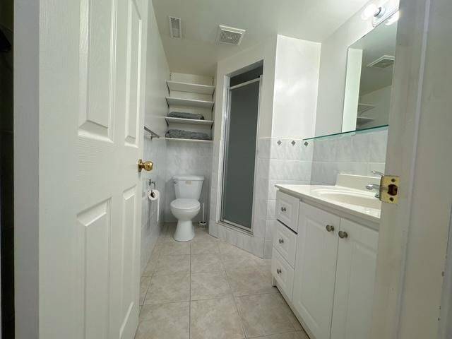 Toronto E11, ON M1B 1V2,39 Crittenden SQ #basement