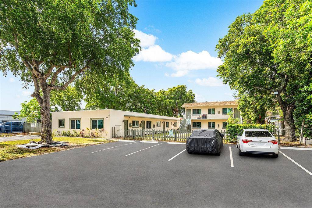 Pompano Beach, FL 33060,620 SW 7th Street 1-7