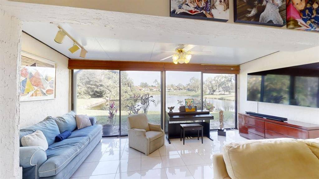 Boca Raton, FL 33433,8460 Casa Del Lago #E