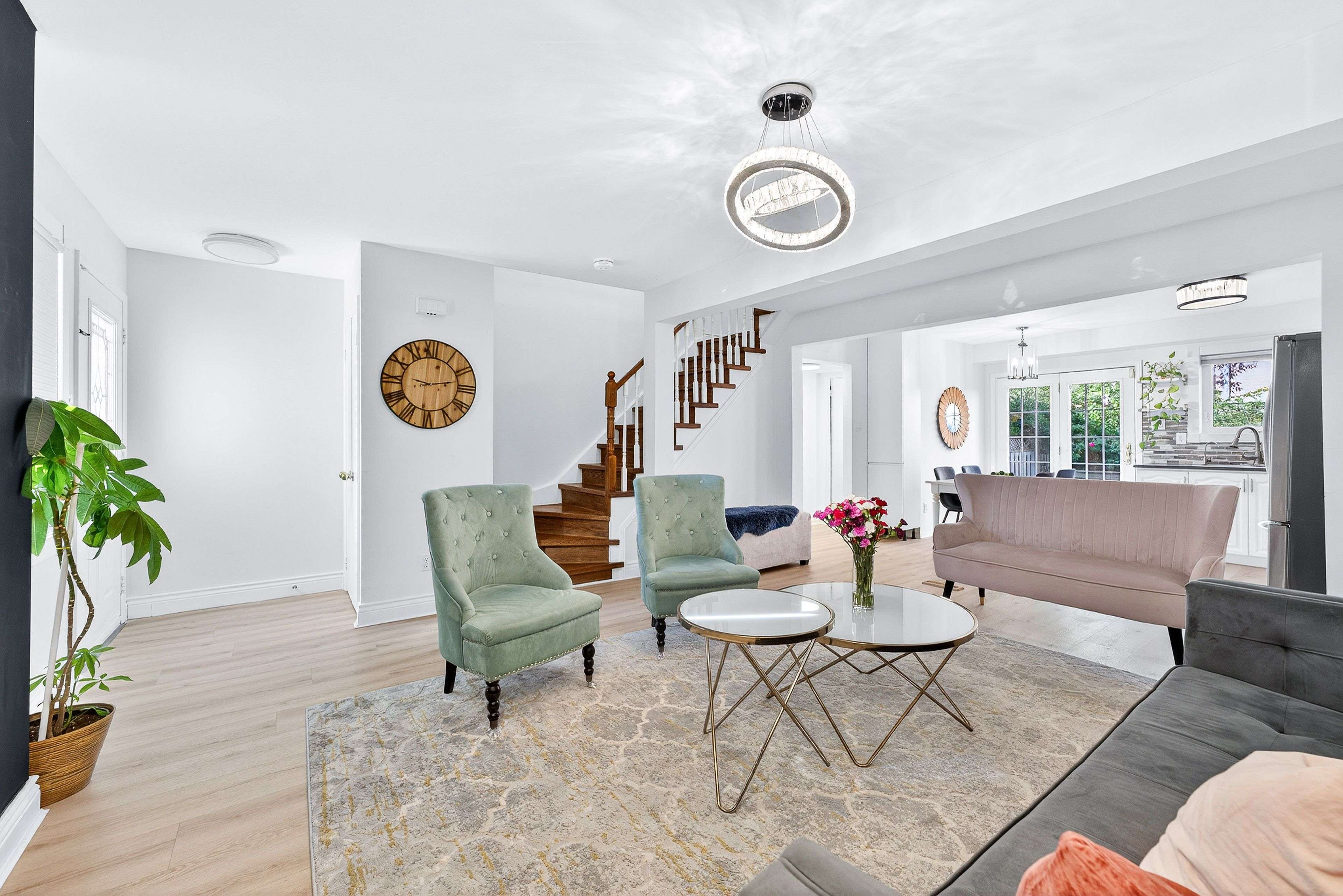 Aurora, ON L4G 6T3,112 Sandfield DR