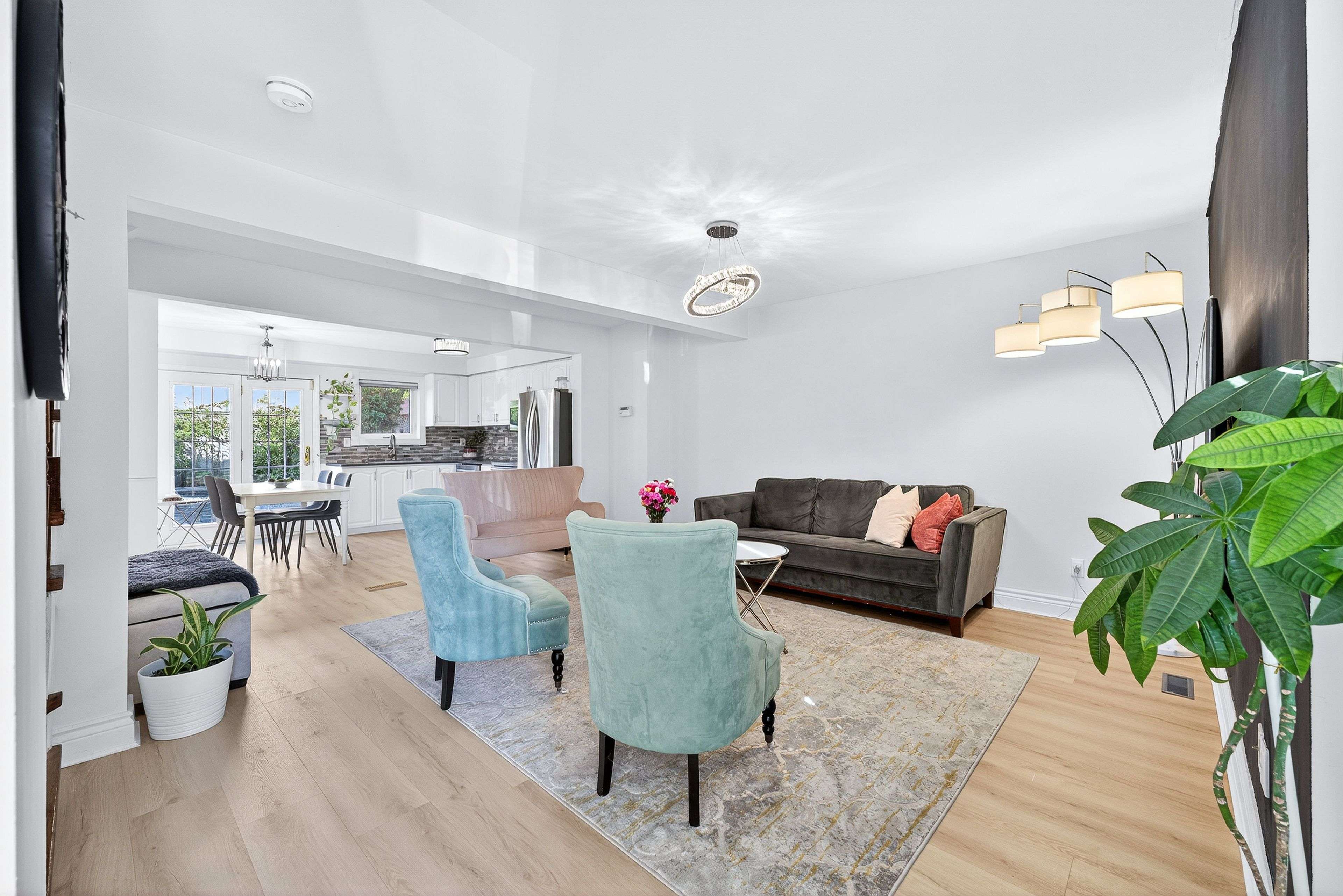 Aurora, ON L4G 6T3,112 Sandfield DR