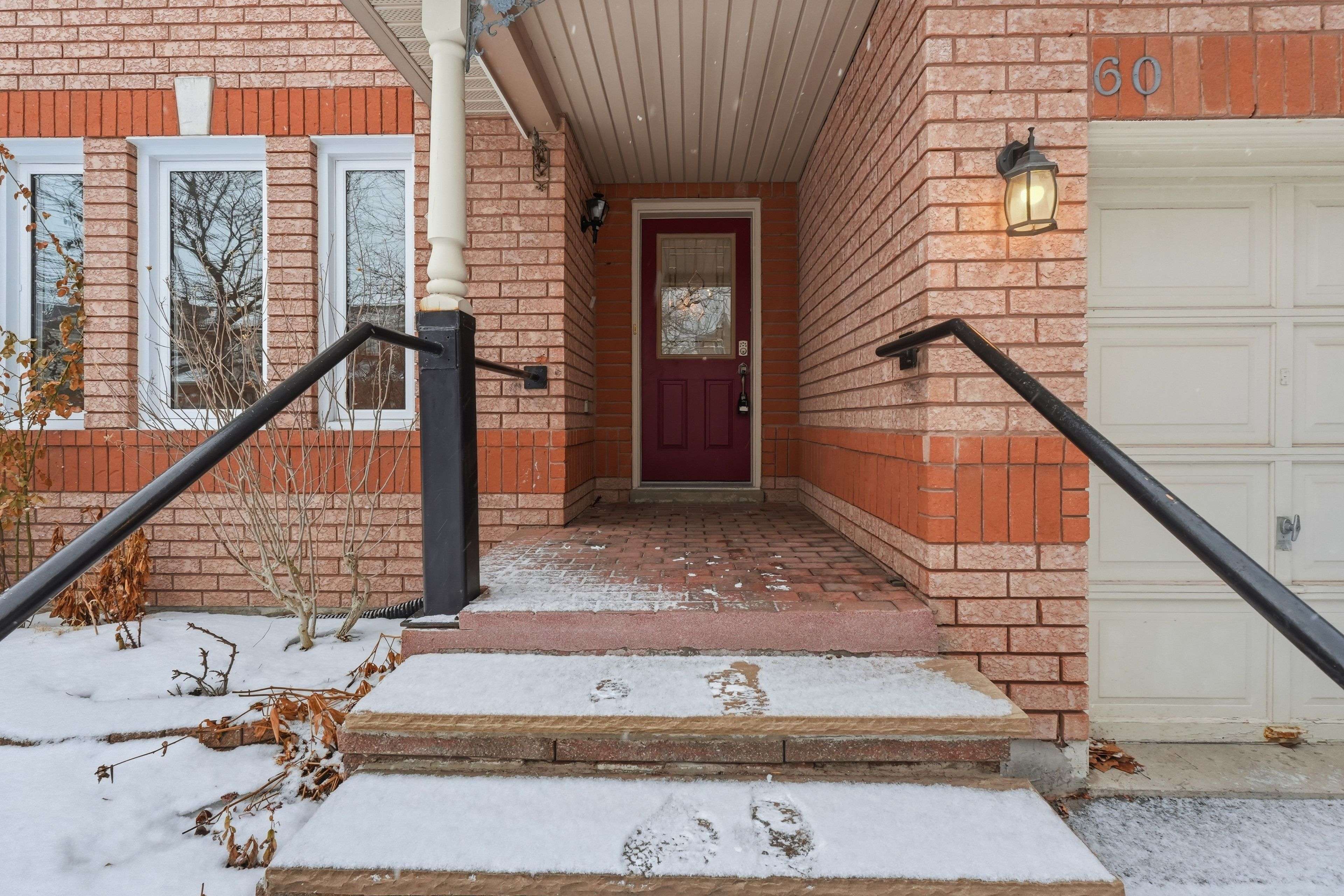 Aurora, ON L4G 7K6,60 Snedden AVE