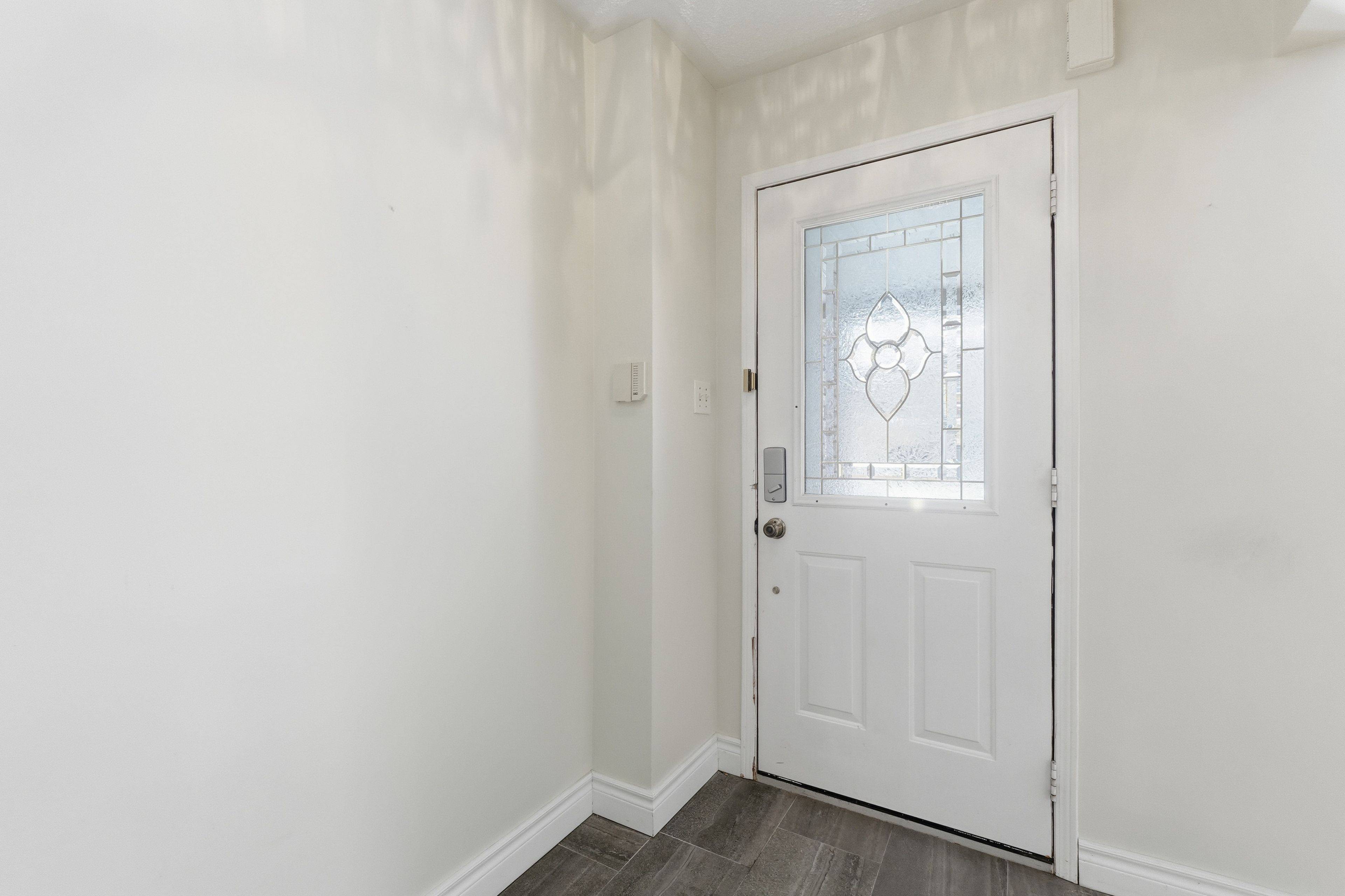 Aurora, ON L4G 7K6,60 Snedden AVE