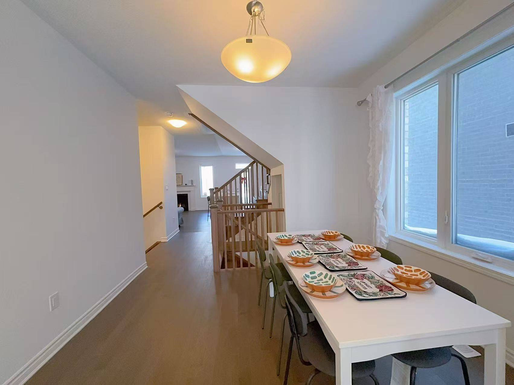 Innisfil, ON L9S 0R7,704 Mika ST