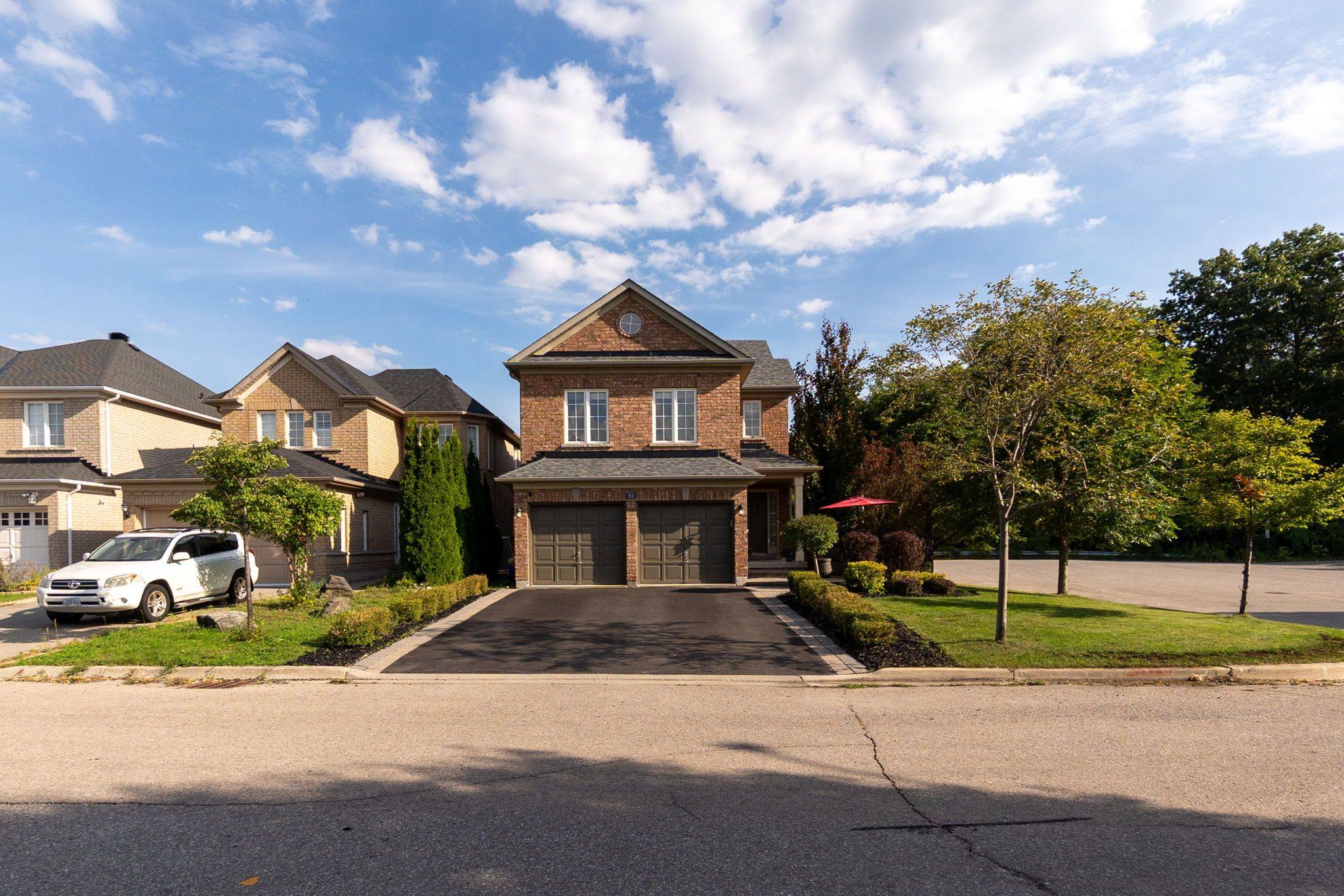 Richmond Hill, ON L4S 2W6,25 Aztec CT
