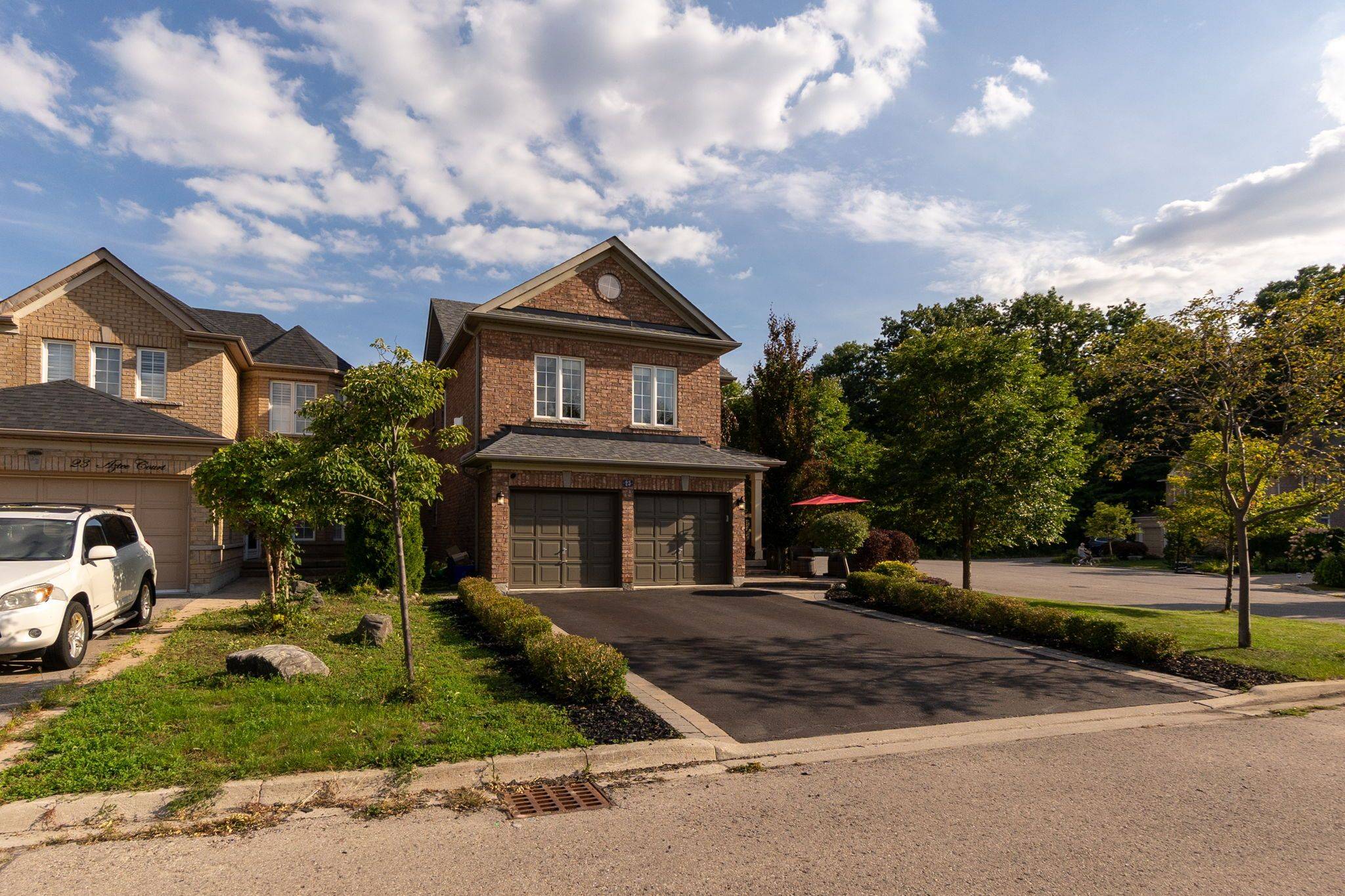 Richmond Hill, ON L4S 2W6,25 Aztec CT