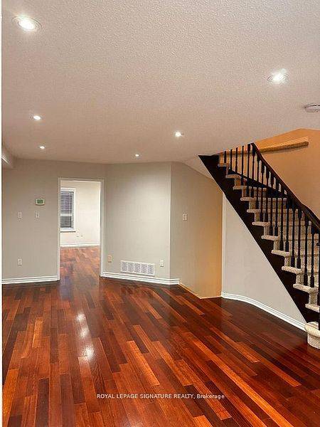 Mississauga, ON L5N 7E1,3819 Allcroft RD