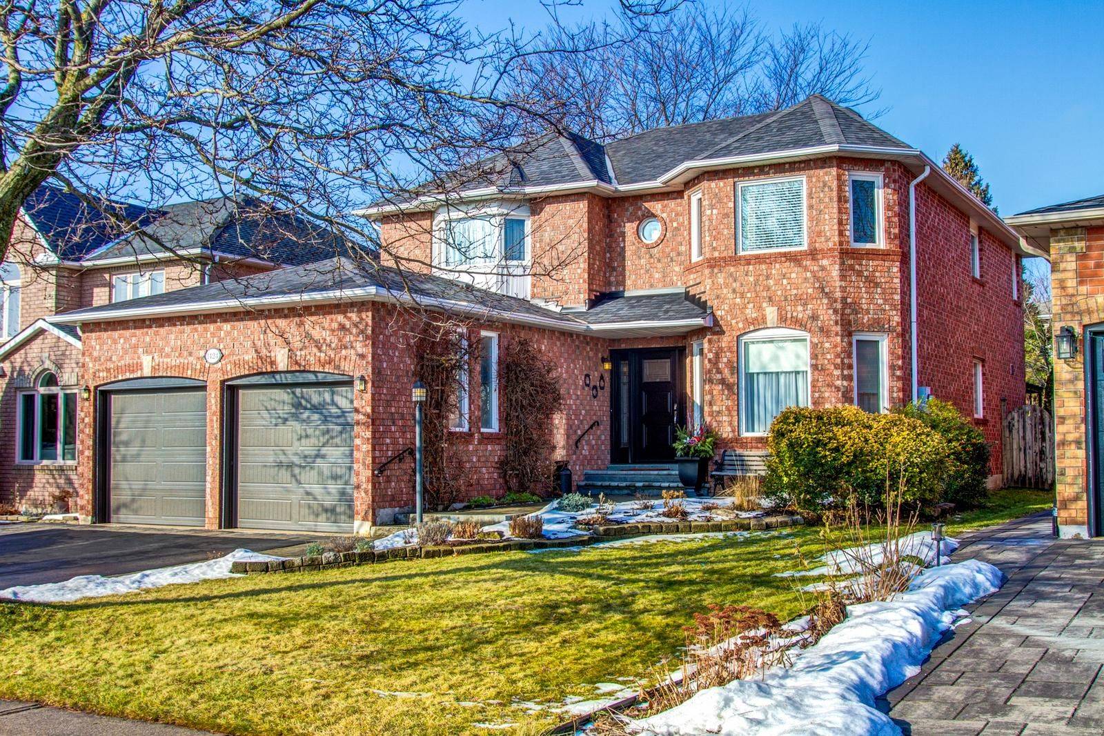 Oakville, ON L6M 3C3,1424 Stonecutter DR