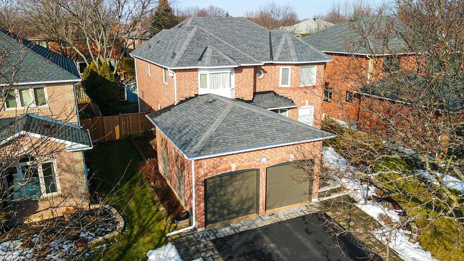Oakville, ON L6M 3C3,1424 Stonecutter DR