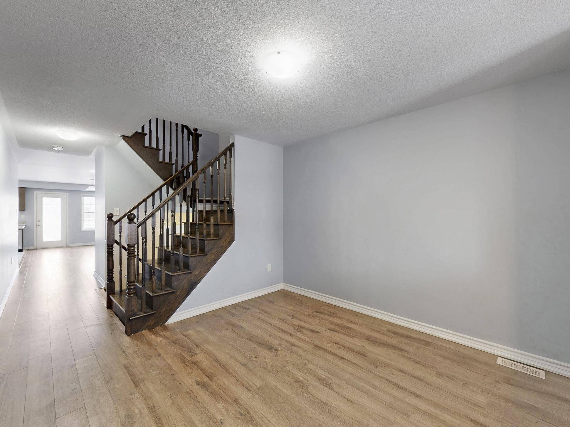 Brampton, ON L7C 3H1,14 Donlamont CIR