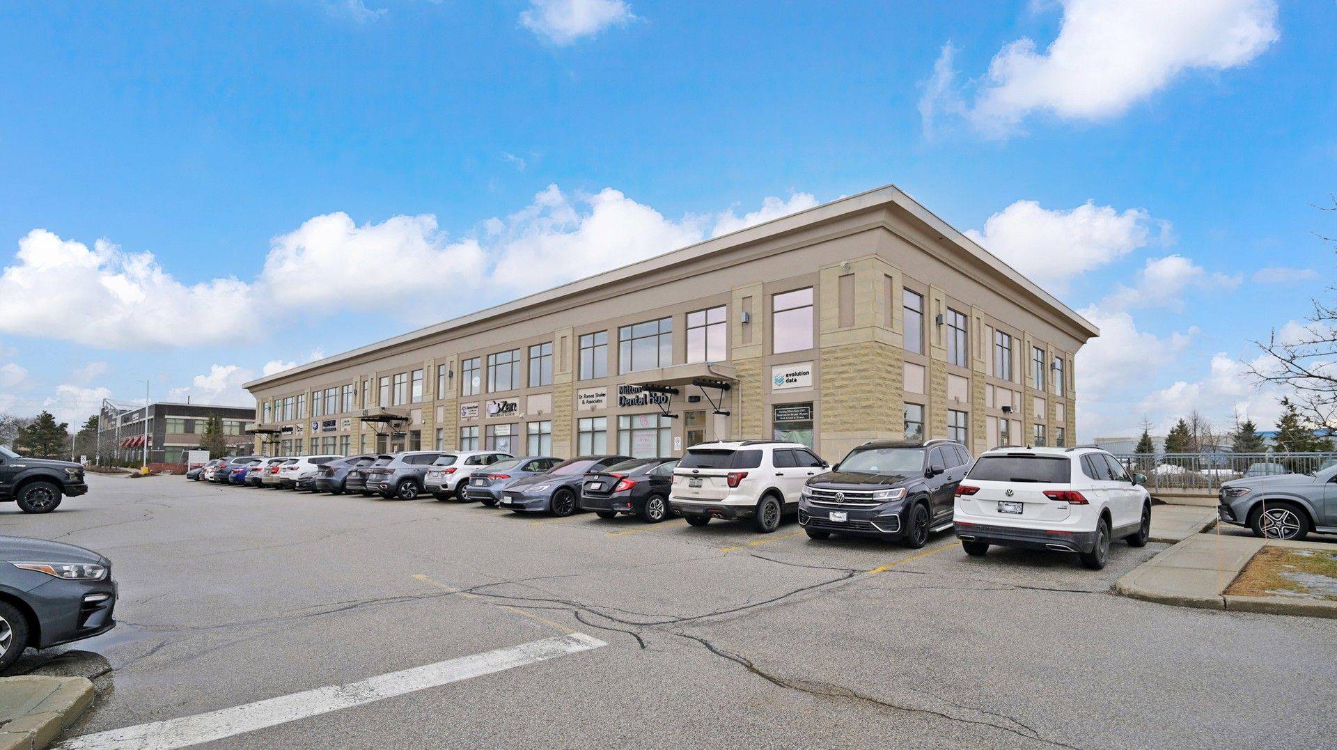 Milton, ON L9T 0H9,420 Bronte ST S #212