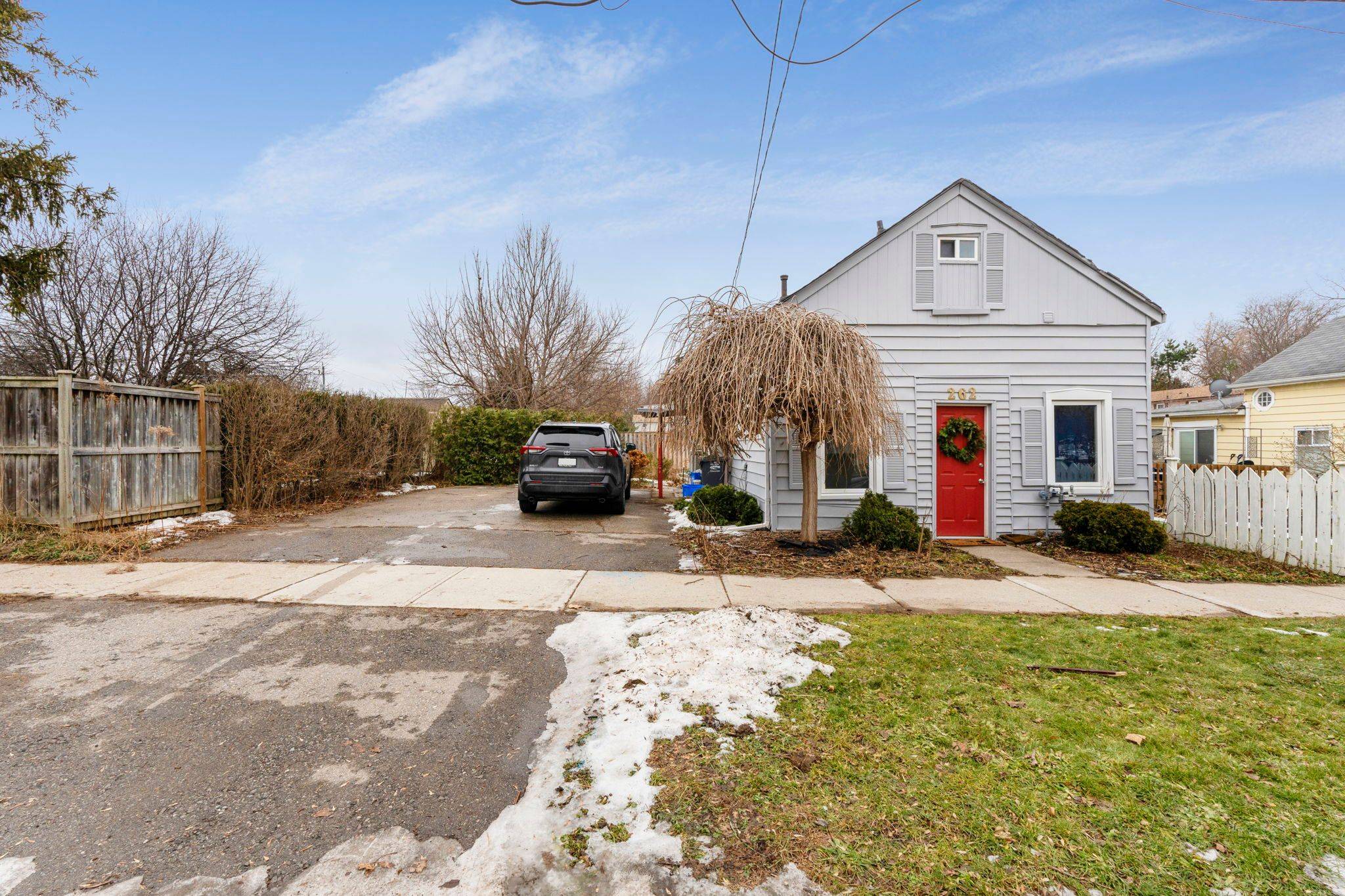 Milton, ON L9T 1K5,262 Pine ST