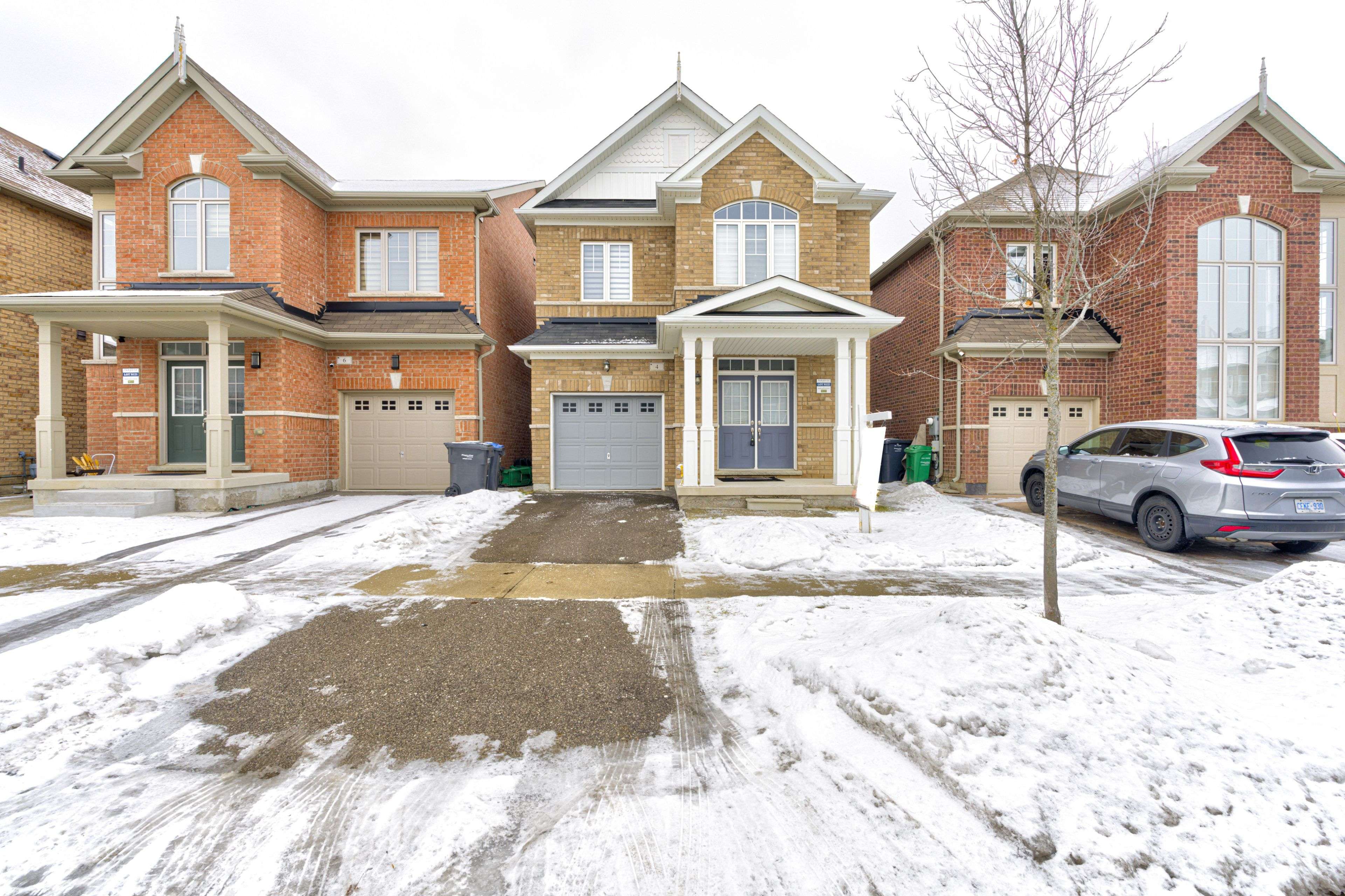 Brampton, ON L7A 4C1,4 Humberstone CRES
