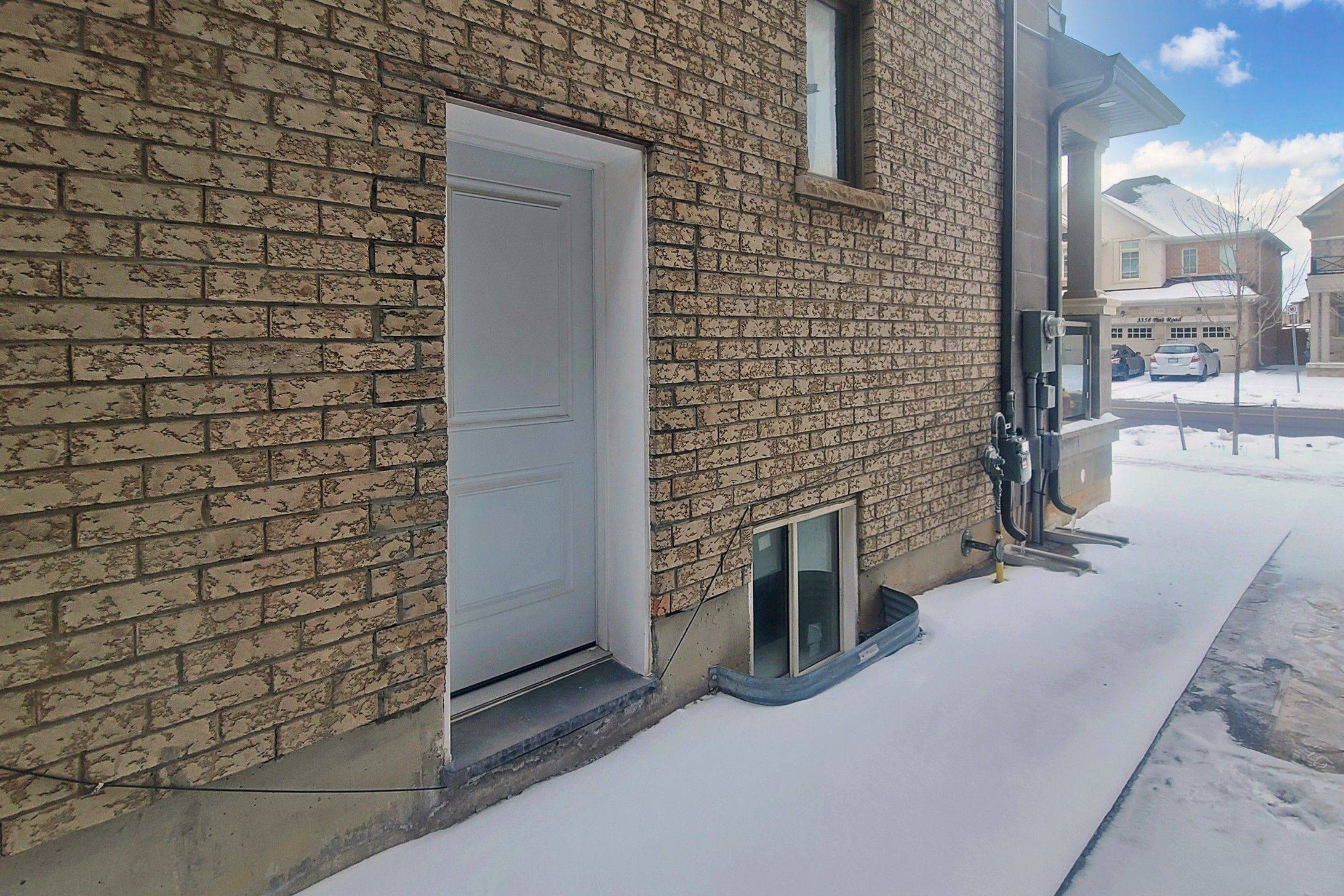 Oakville, ON L6H 0Y5,3359 Post RD