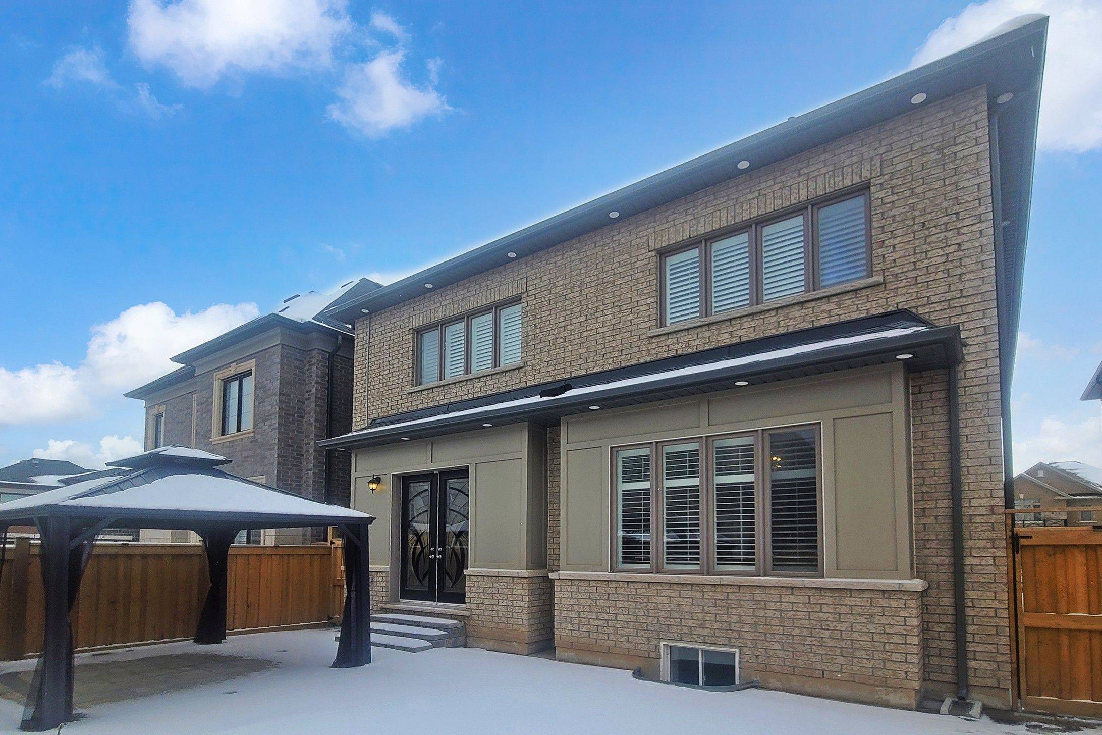 Oakville, ON L6H 0Y5,3359 Post RD