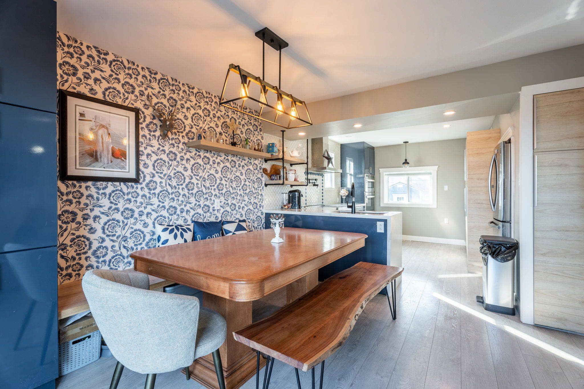 Hamilton, ON L8H 6Y5,735 Beach BLVD