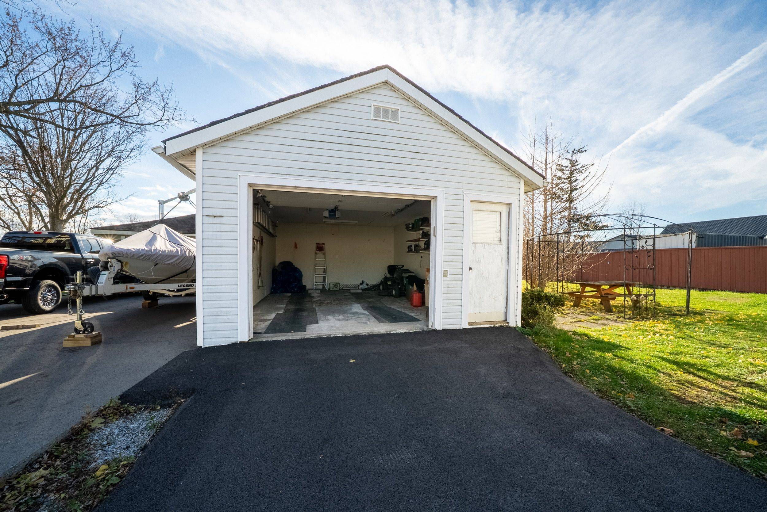 Hamilton, ON L0R 1W0,9037 Airport RD W