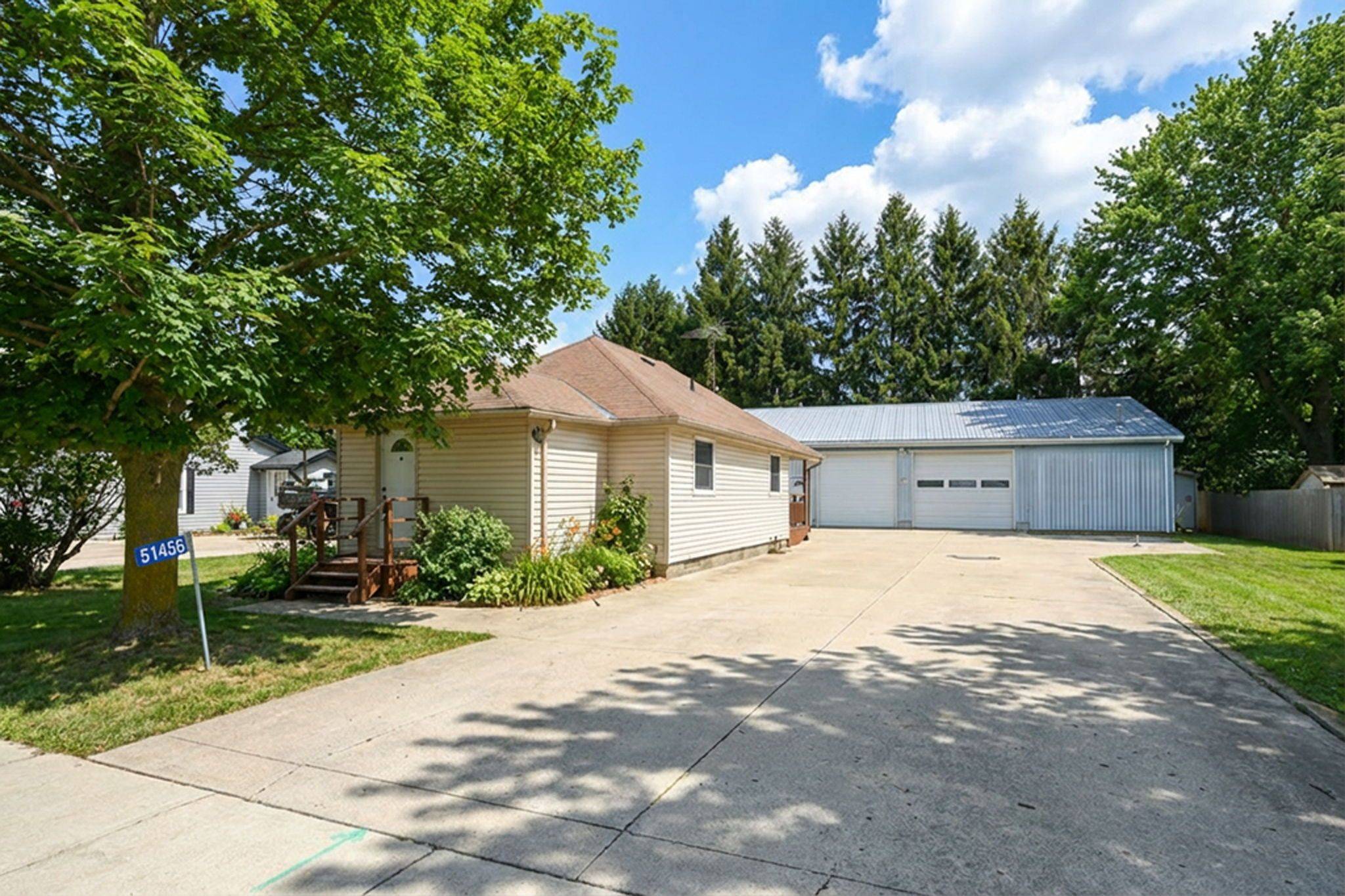 Malahide, ON N0L 2J0,51456 Pressey Line