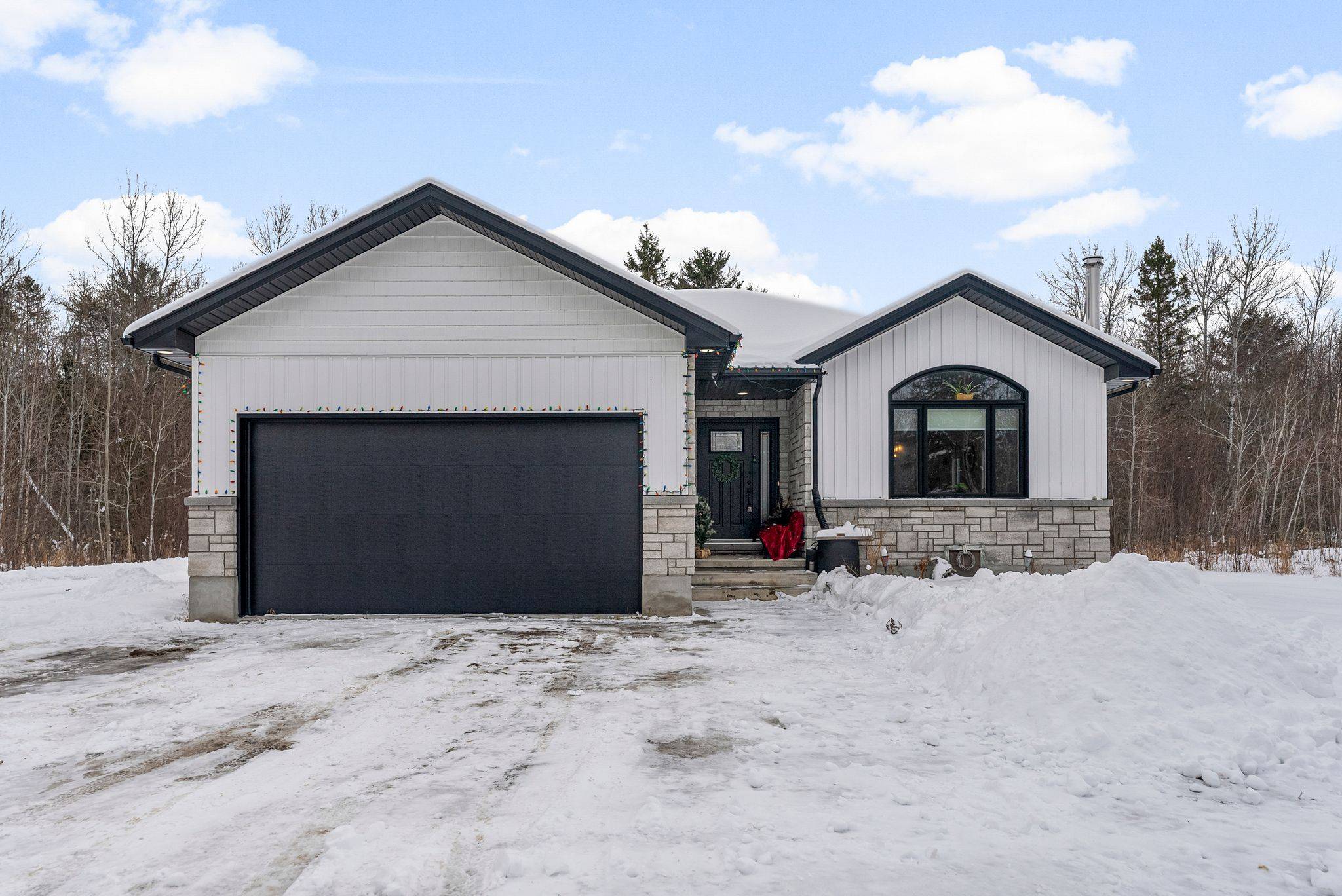 Laurentian Valley, ON K8A 6W8,91 Sandy Beach RD