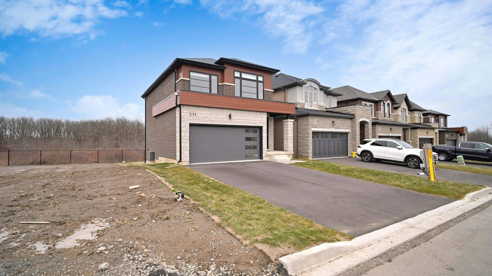Hamilton, ON L9B 0K4,231 Alessio DR