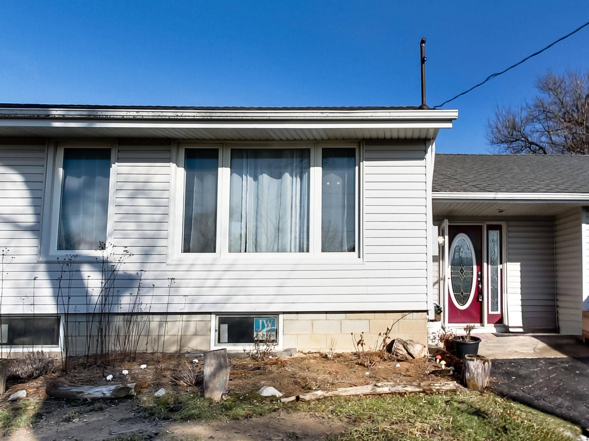 West Lincoln, ON L0R 1E0,9183 Silver ST