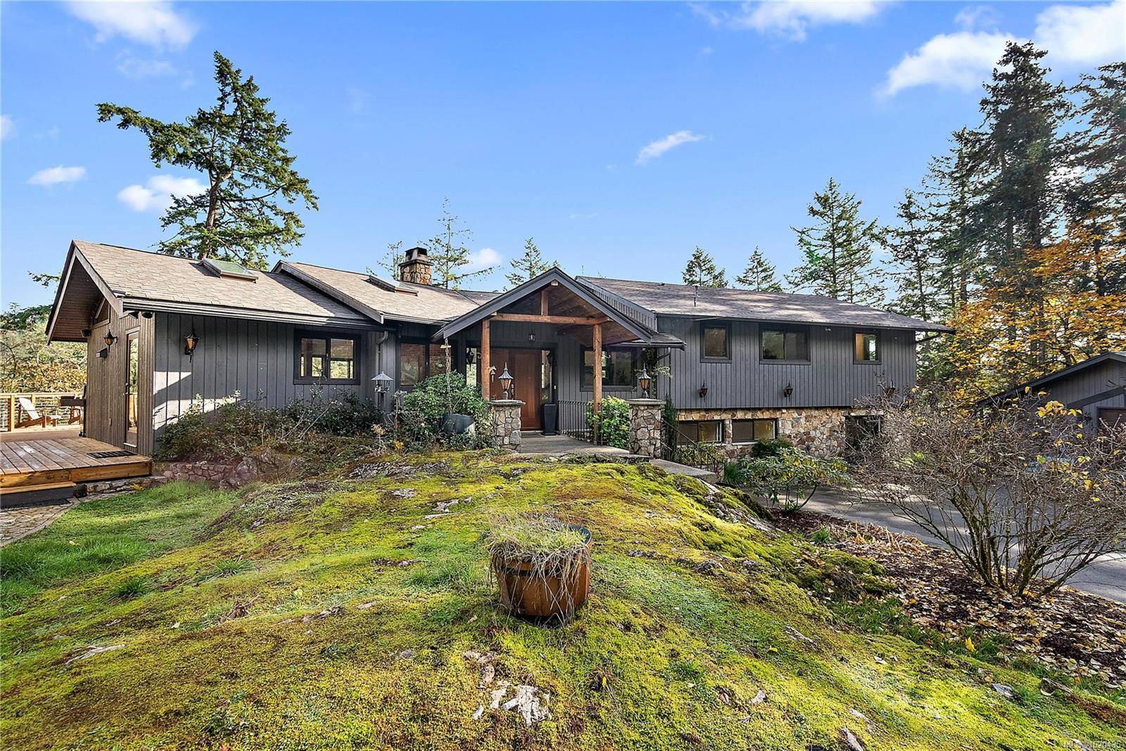 Saanich, BC V9E 1L7,235 Hartland Ave