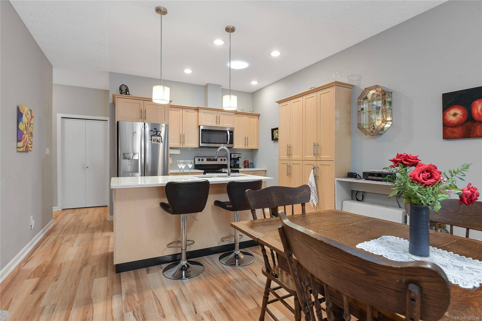 Sooke, BC V9Z 0Y4,6308 SHAMBROOK Dr