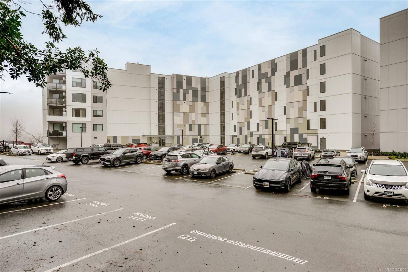 Langford, BC V9B 7B4,1361 Goldstream Ave #211