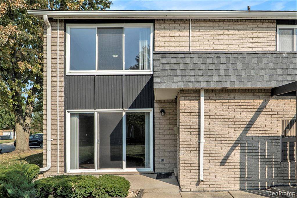 Warren, MI 48093,8691 Kennedy CIR