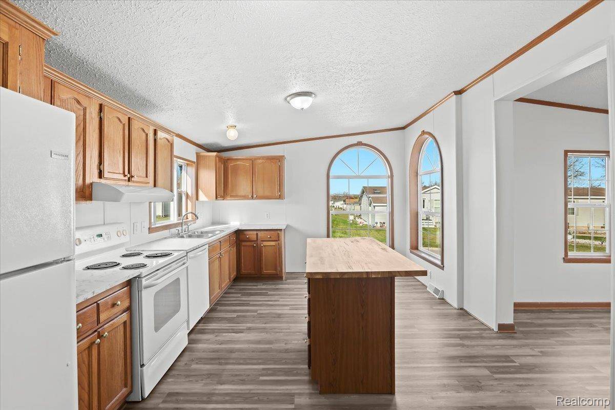 Northville, MI 48167,3502 Midsummer LN