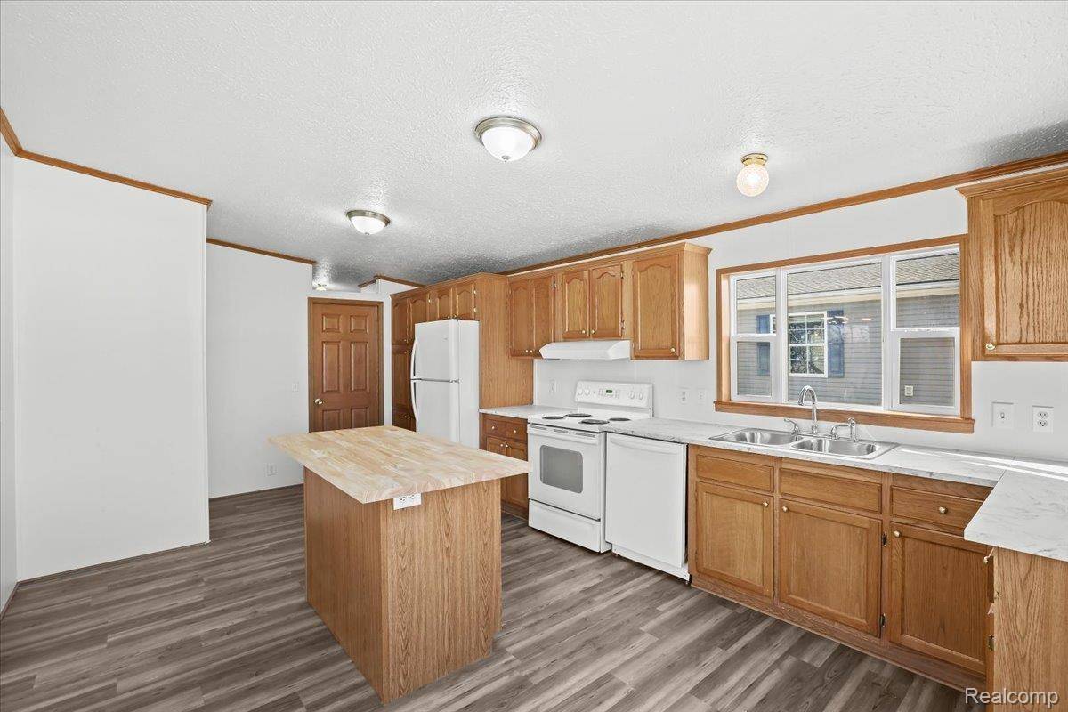 Northville, MI 48167,3502 Midsummer LN