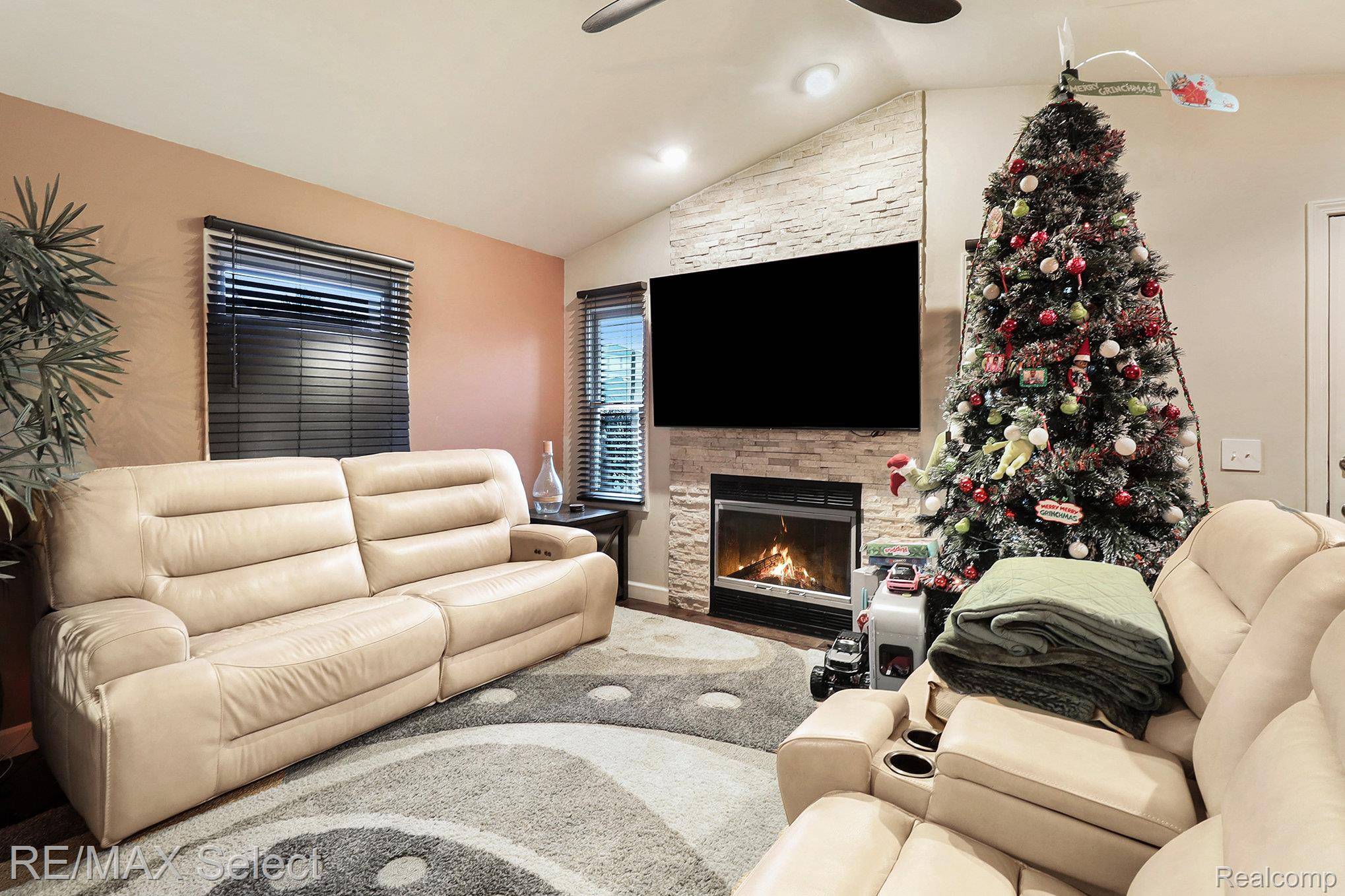 Clinton Township, MI 48038,41952 King Edward CT