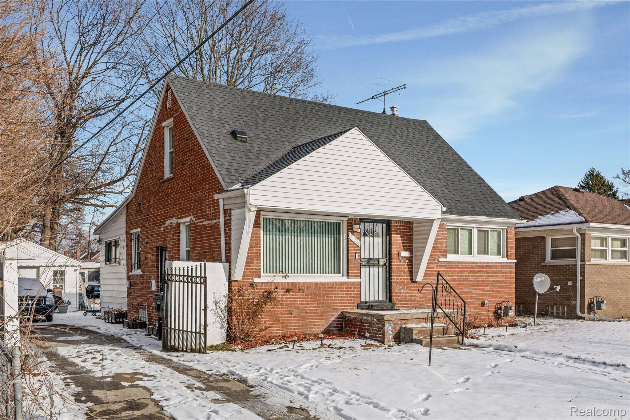 Detroit, MI 48219,21720 Pembroke AVE