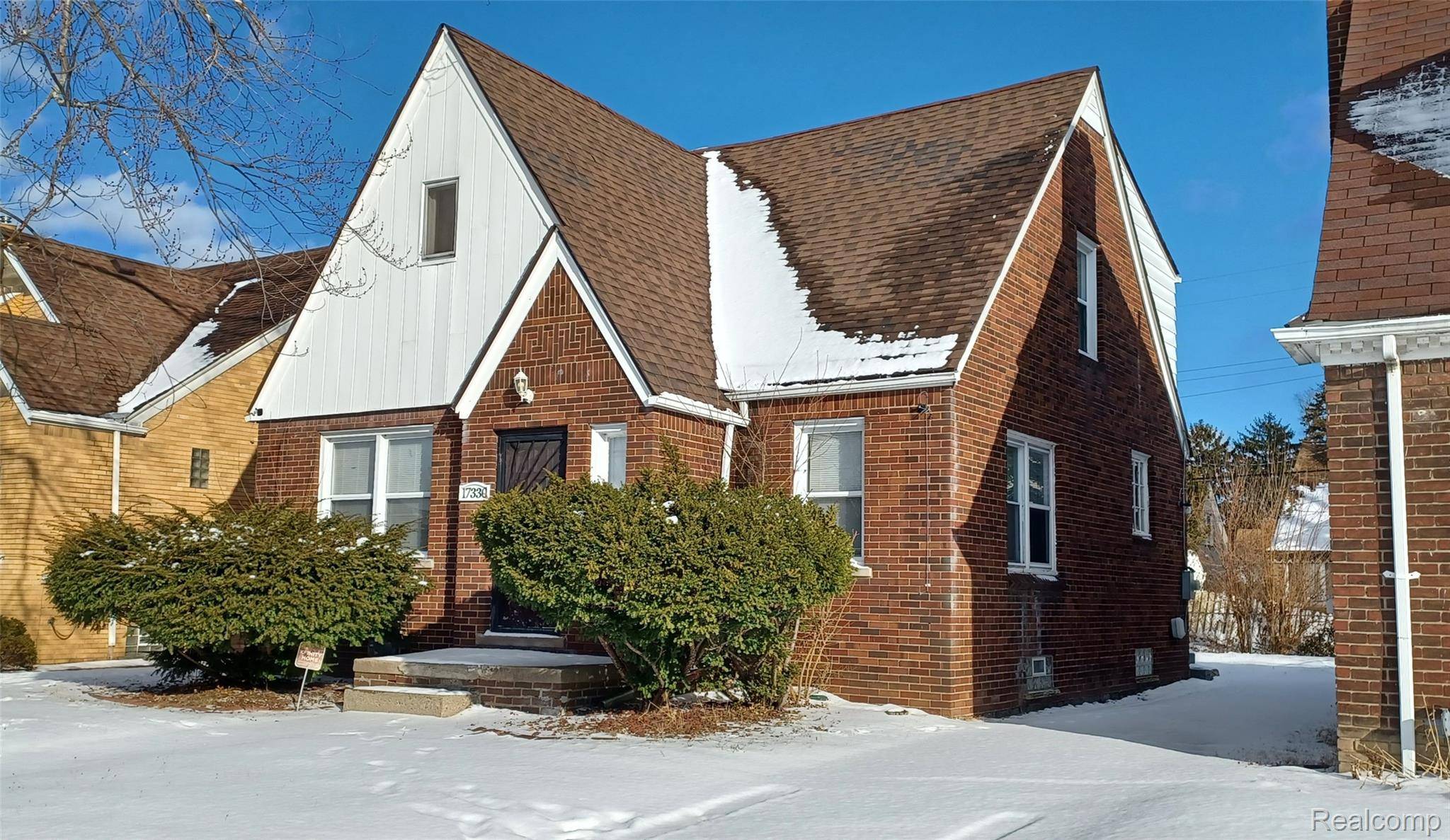 Detroit, MI 48235,17330 Strathmoor ST