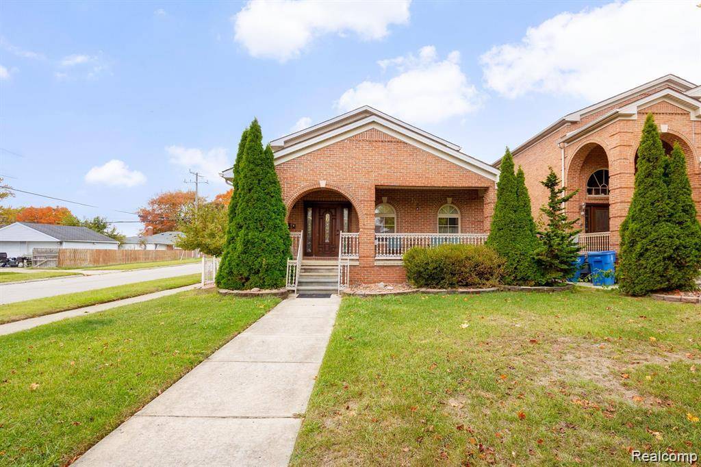 Dearborn Heights, MI 48127,8401 Fenton ST