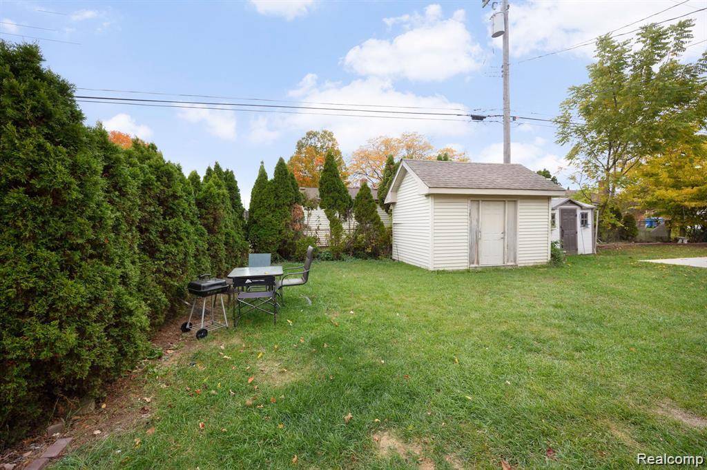 Dearborn Heights, MI 48127,8401 Fenton ST