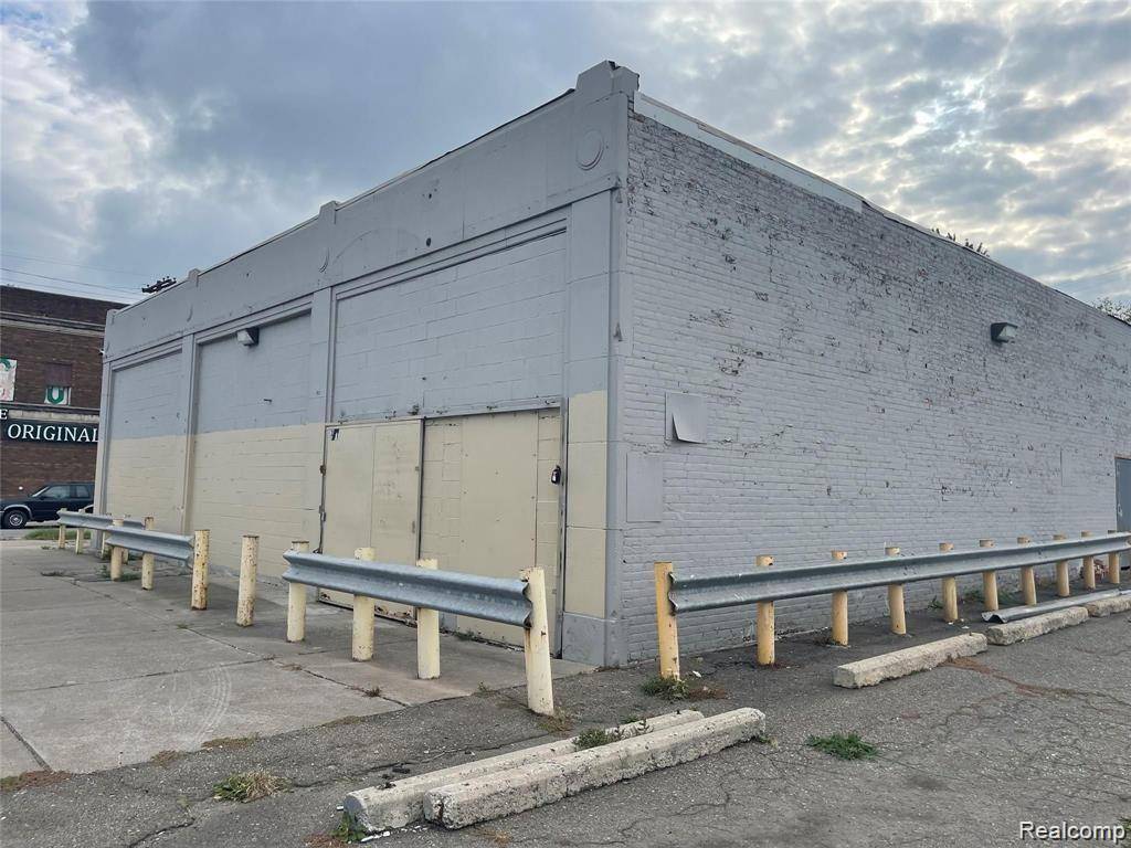 Detroit, MI 48217,301 S OAKWOOD