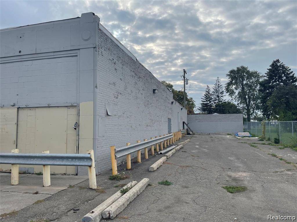 Detroit, MI 48217,301 S OAKWOOD