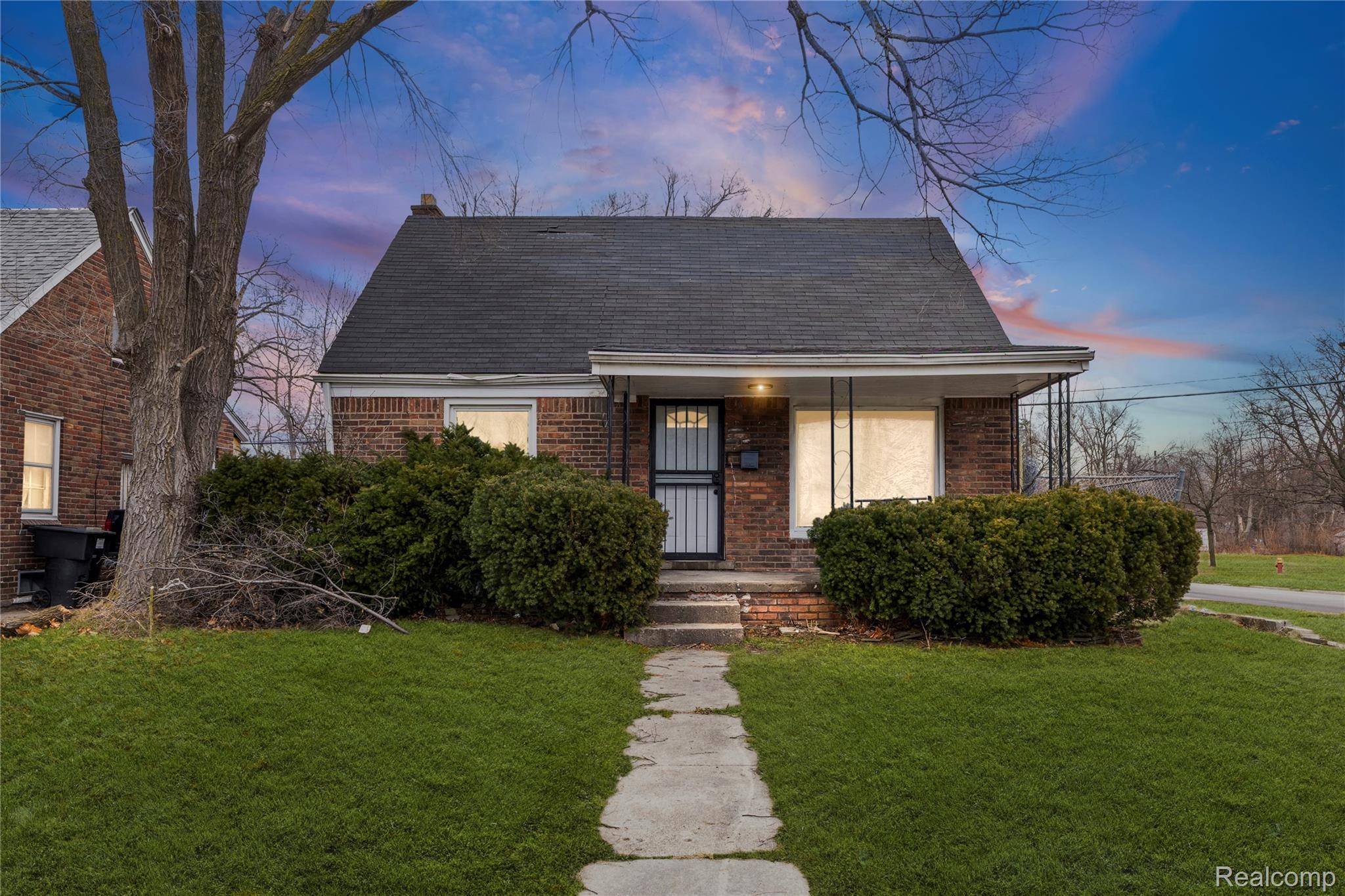 Detroit, MI 48235,19900 Southfield RD