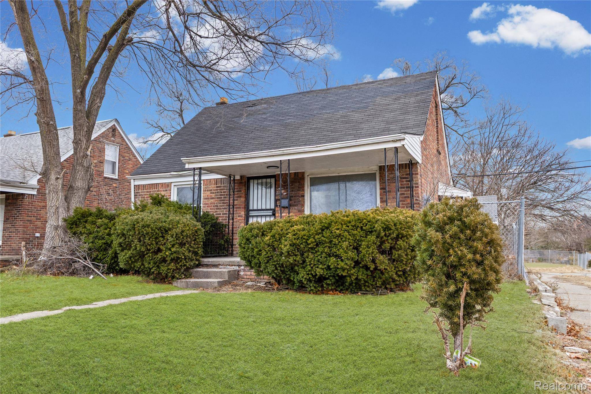 Detroit, MI 48235,19900 Southfield RD