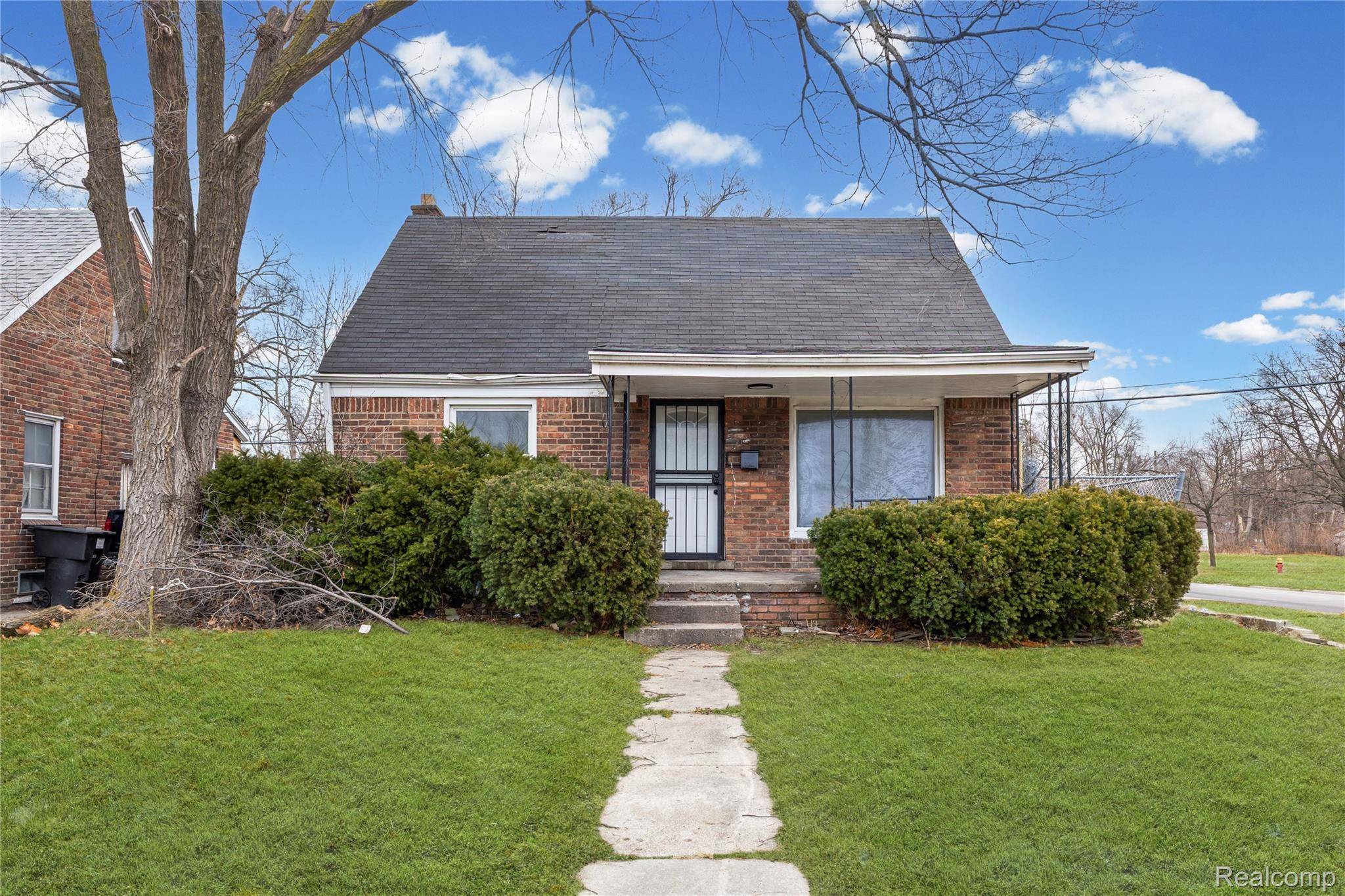 Detroit, MI 48235,19900 Southfield RD