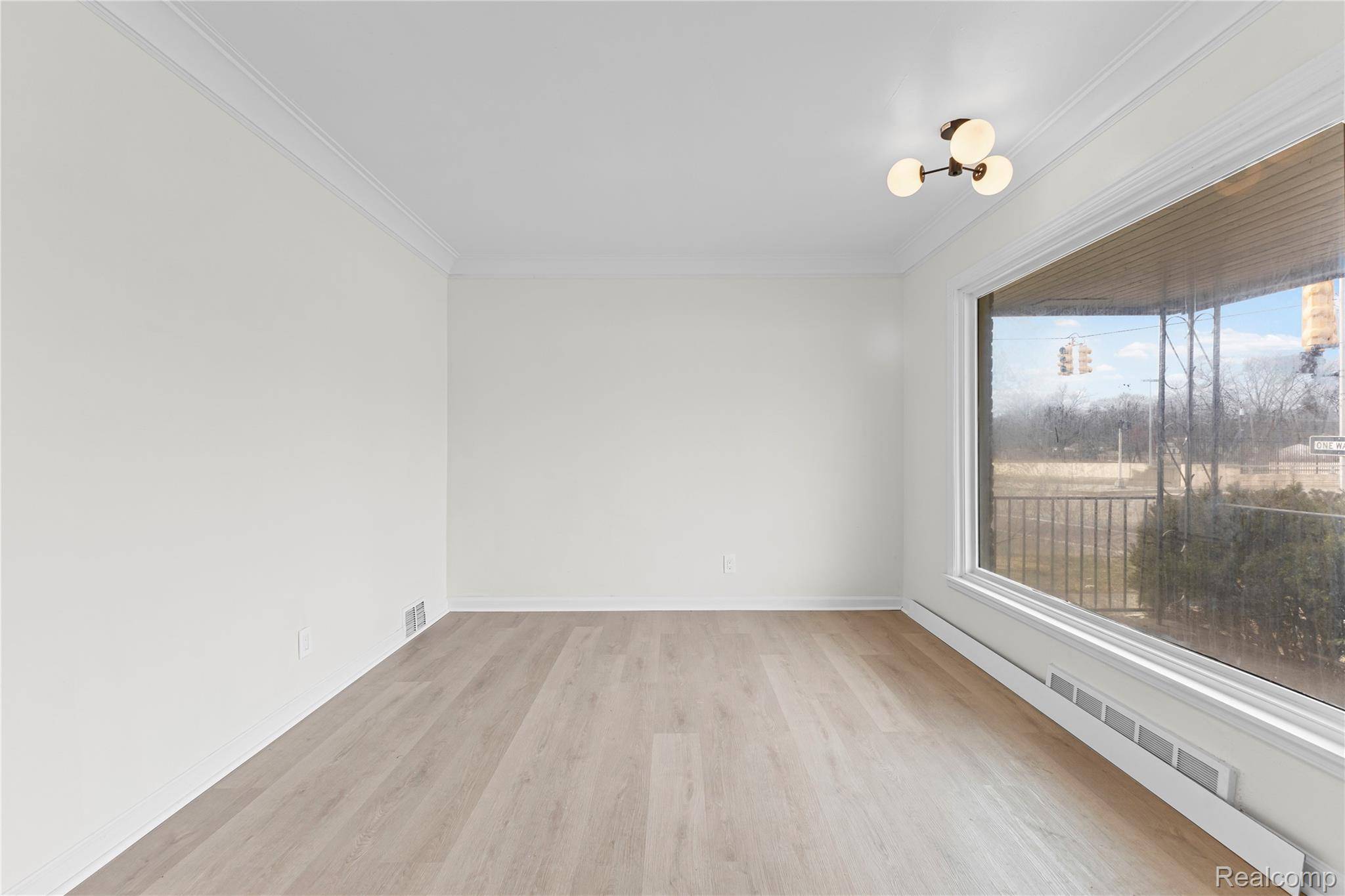 Detroit, MI 48235,19900 Southfield RD