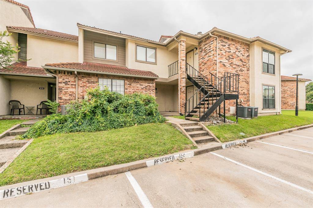 Irving, TX 75060,920 Turtle Cove #252
