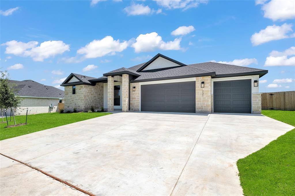 Lorena, TX 76655,231 Lasso Loop