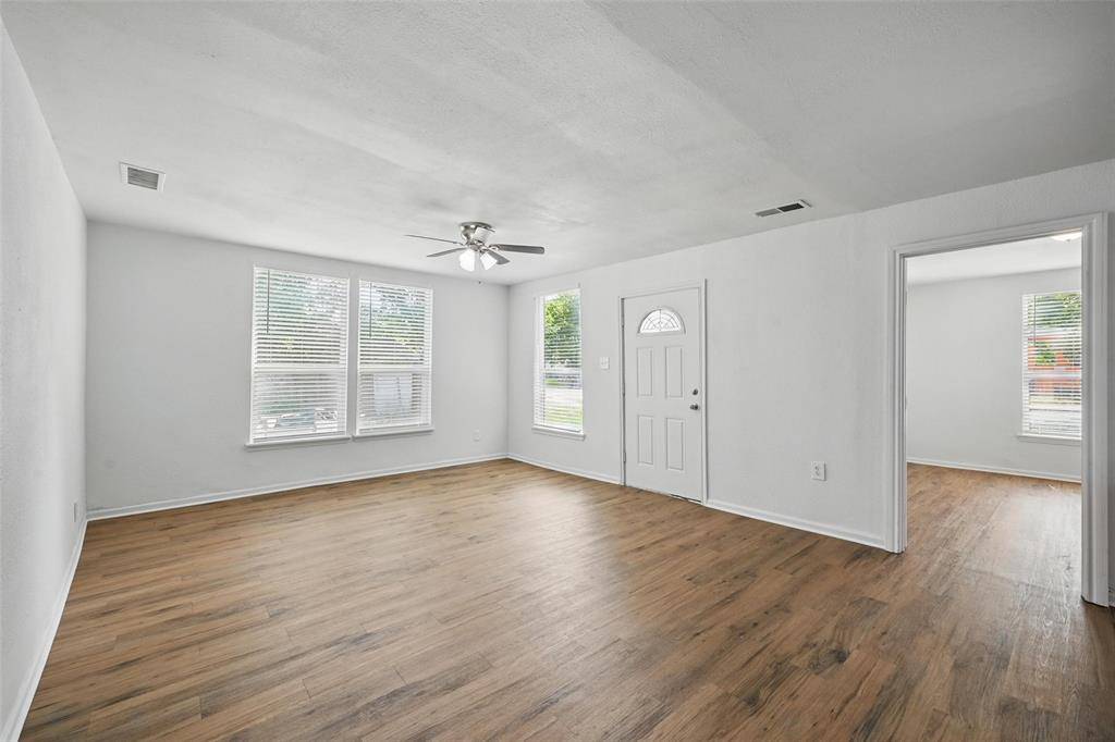 Denison, TX 75021,210 N 5th Avenue