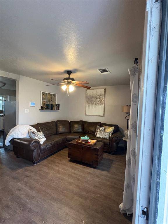 Burleson, TX 76028,712 SW SUNNYBROOK Drive