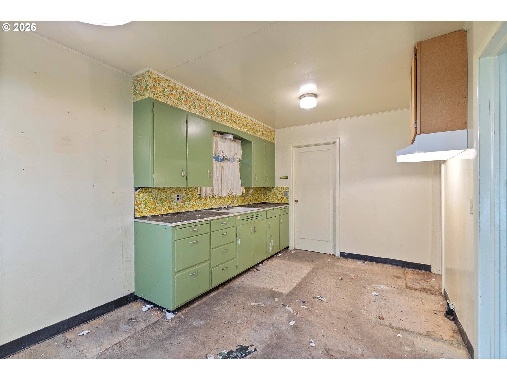 St Paul, OR 97137,20294 NEIL ST